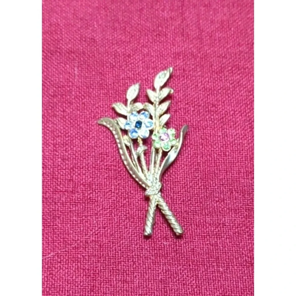 Vintage Rembrandt Gold Tone Bouquet Brooch Rhinestone Flowers